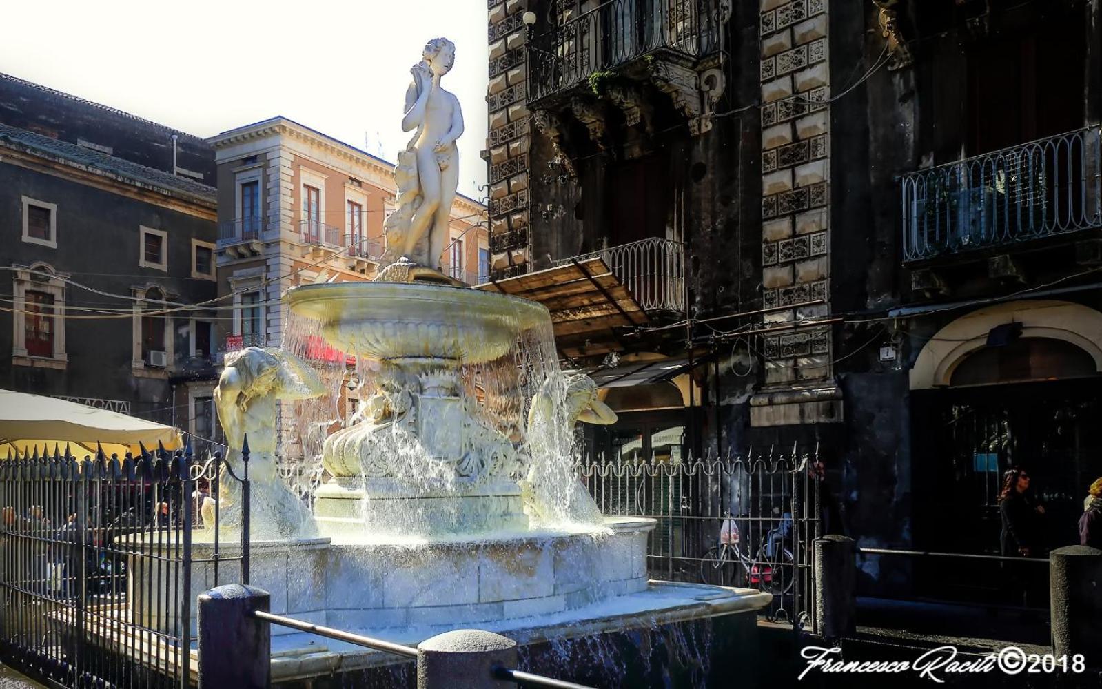 Clemente House Catania Centro Meravigliosa Camera Matrimoniale Экстерьер фото
